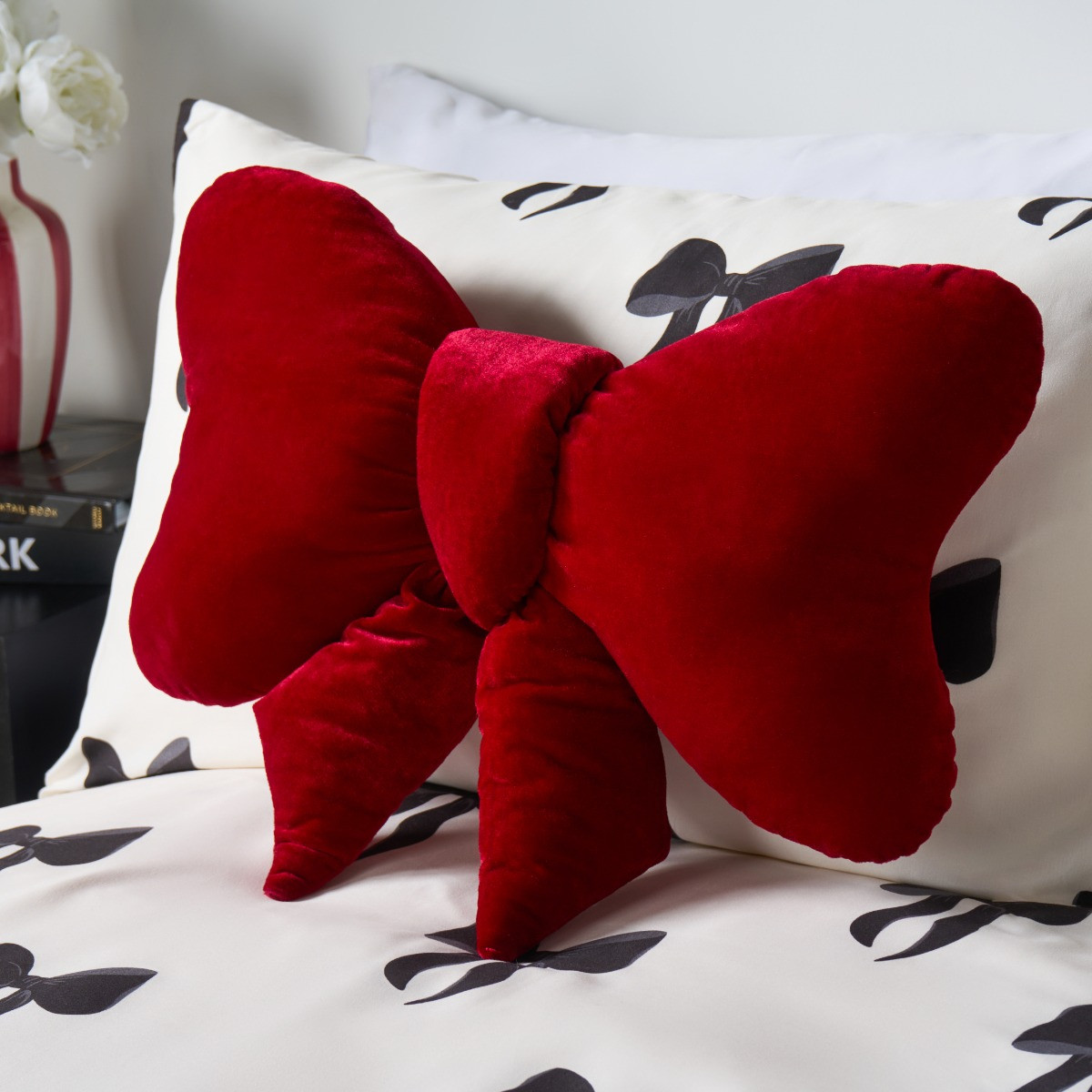 OHS Velvet Bow Shaped Cushion - Red>