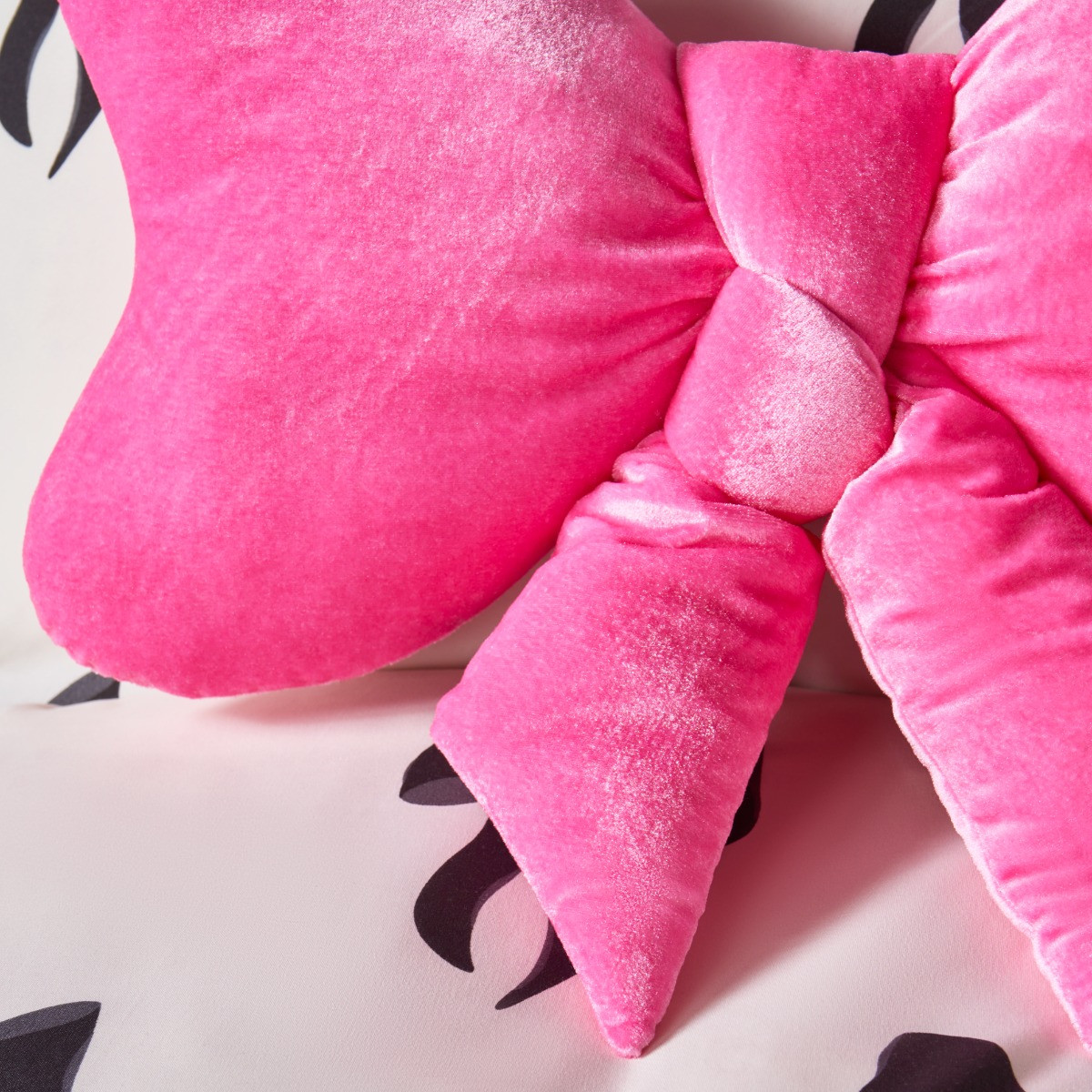 OHS Velvet Bow Shaped Cushion - Pink >