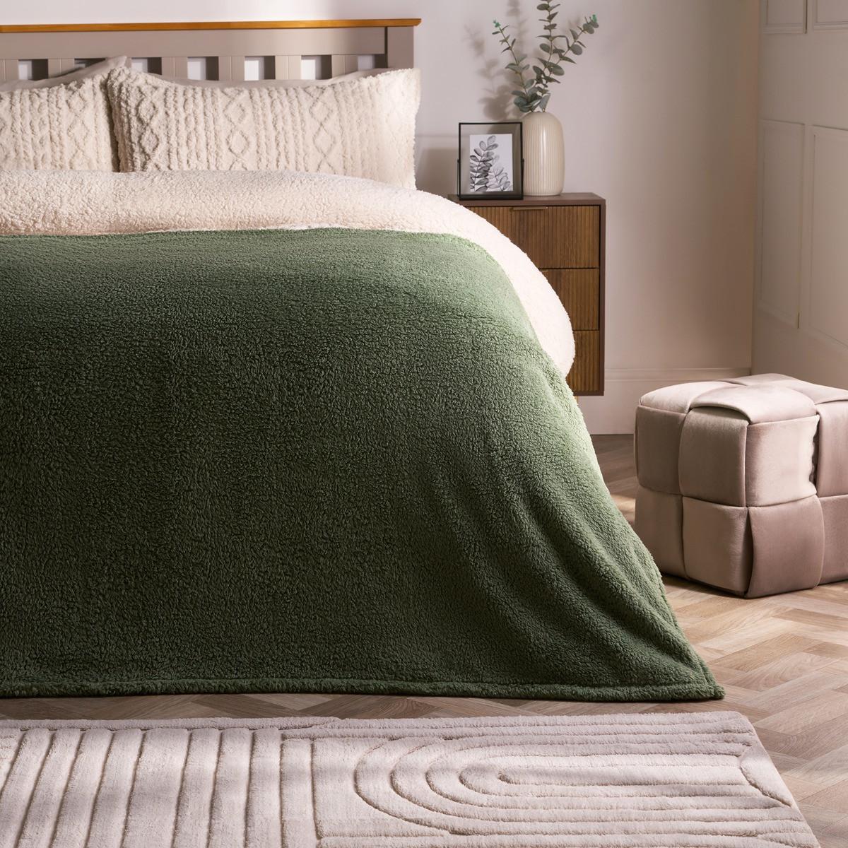 OHS Teddy Fleece Throw - Evergreen>