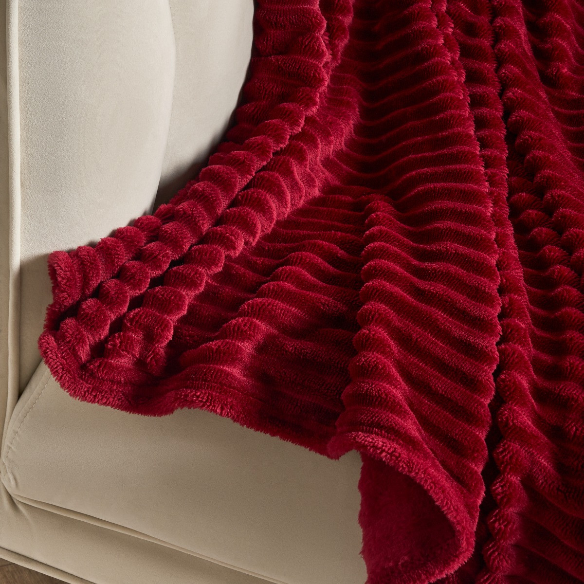 OHS Ribbed Fleece Throw - Red>