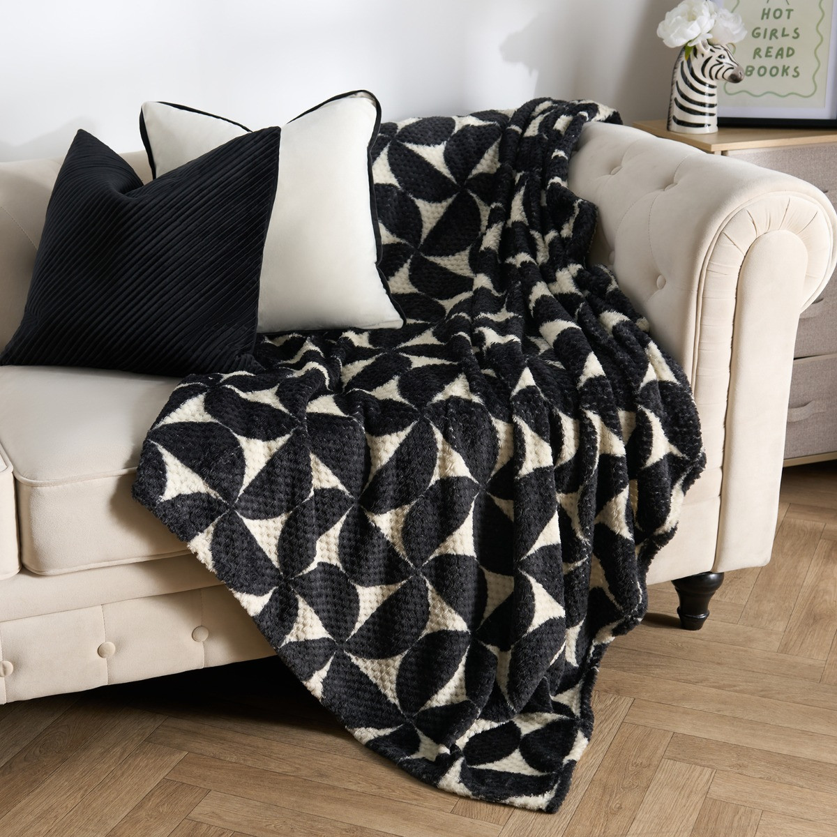 OHS Half-Circle Waffle Fleece Throw - Monochrome>