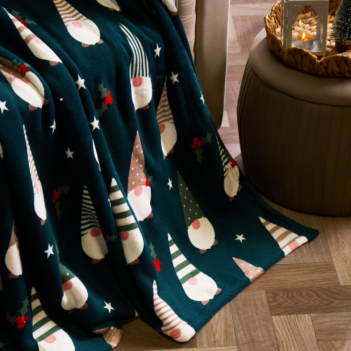 OHS Gonk Print Christmas Throw - Green>