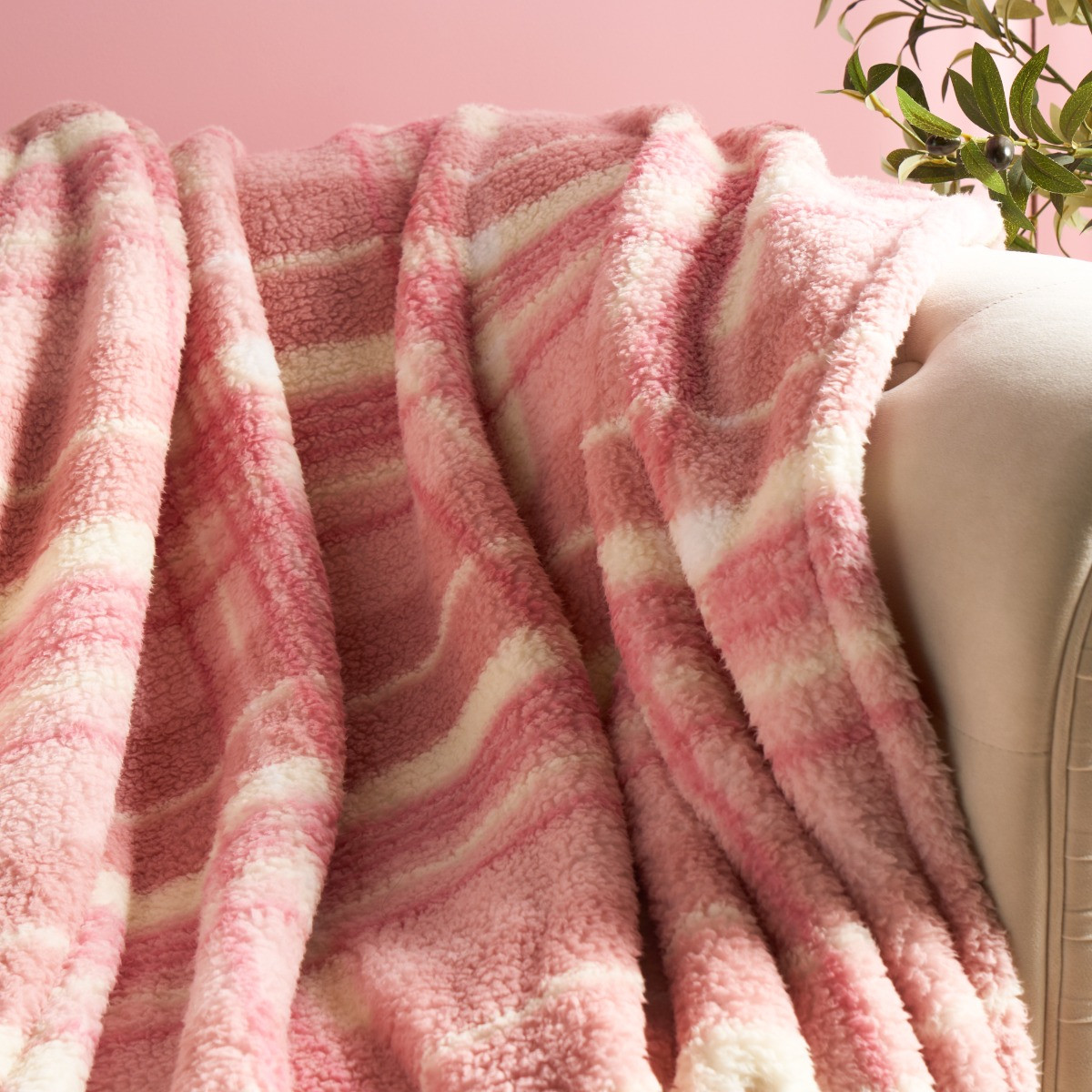 OHS Winter Check Teddy Throw - Blush>