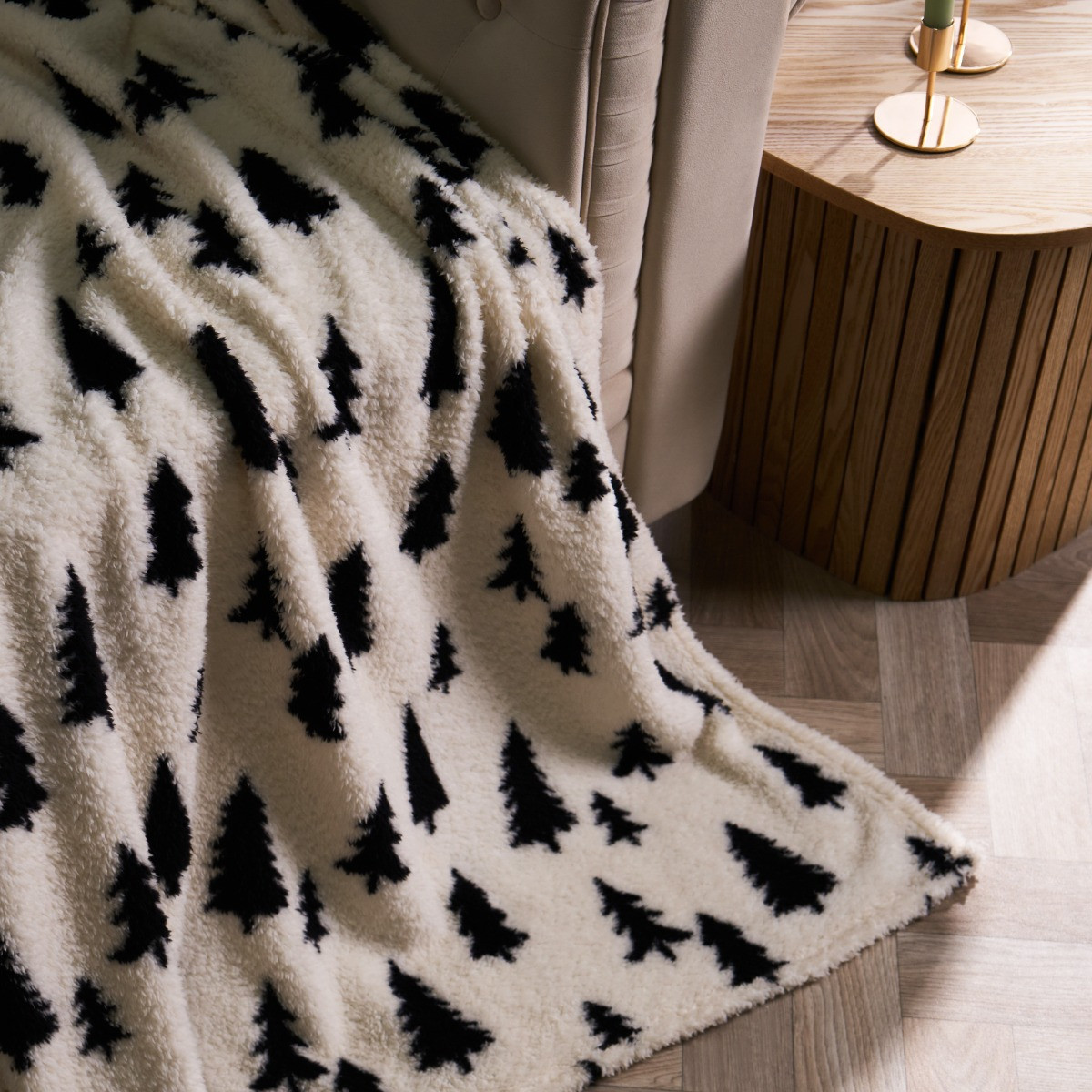 OHS Christmas Tree Print Teddy Throw - Monochrome>