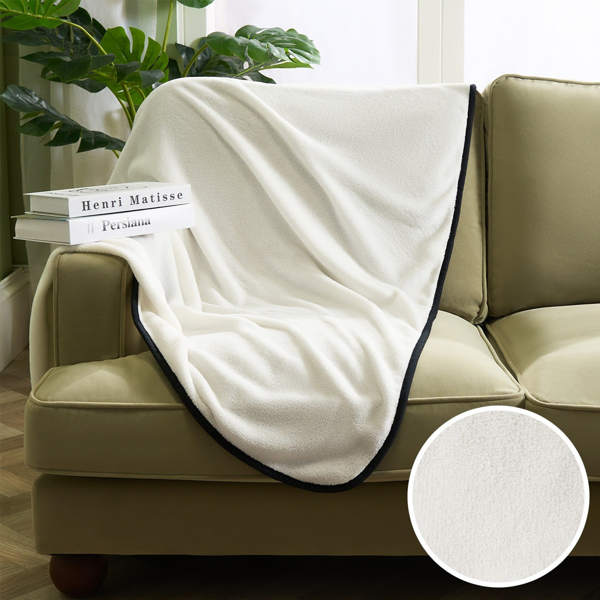 OHS Piped Edge Throw - Cream/ Black>