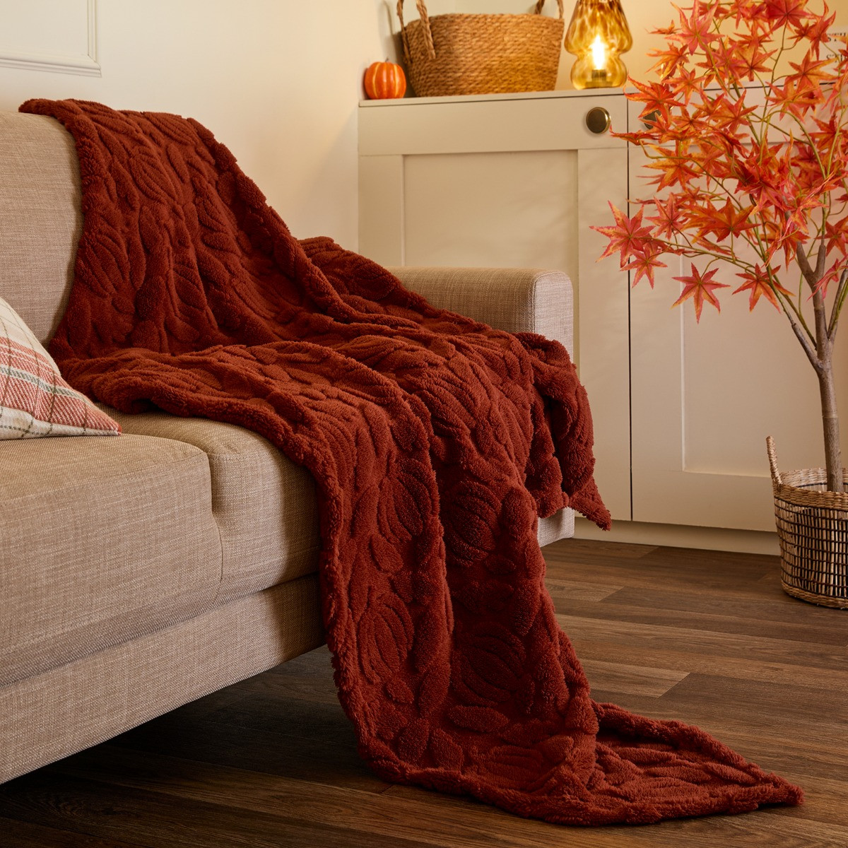 OHS Tufted Pumpkin Fleece Throw - Rust>