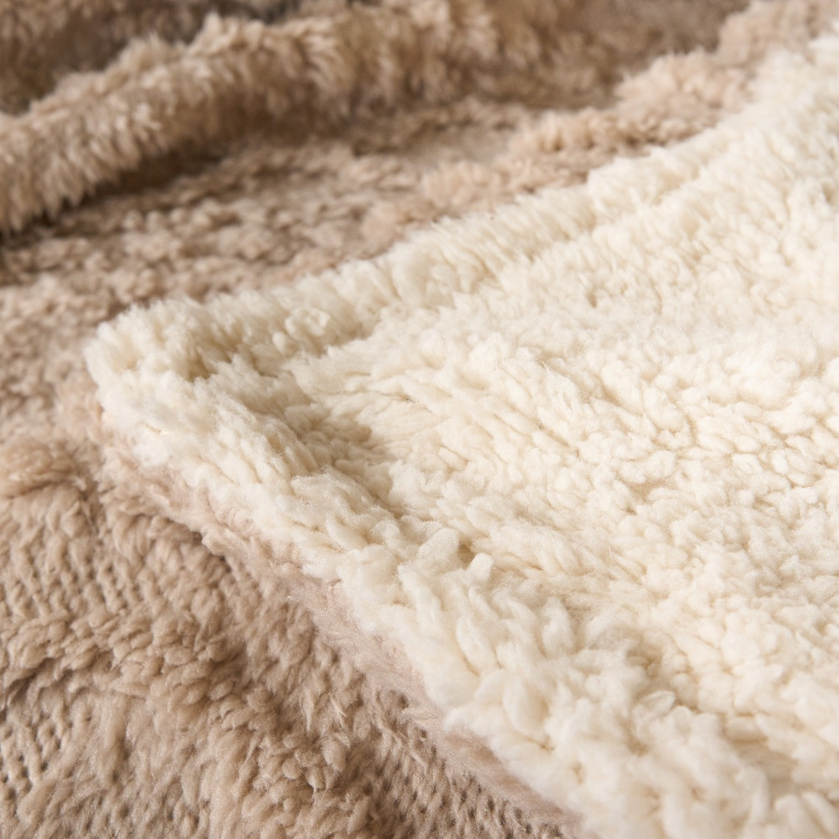 OHS Cable Knit Sherpa Throw - Natural>