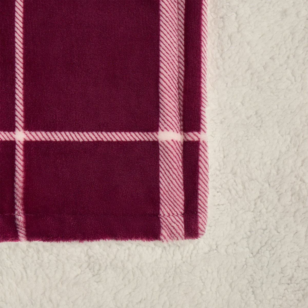 OHS Winsford Flannel Check Fleece Throw - Burgundy>