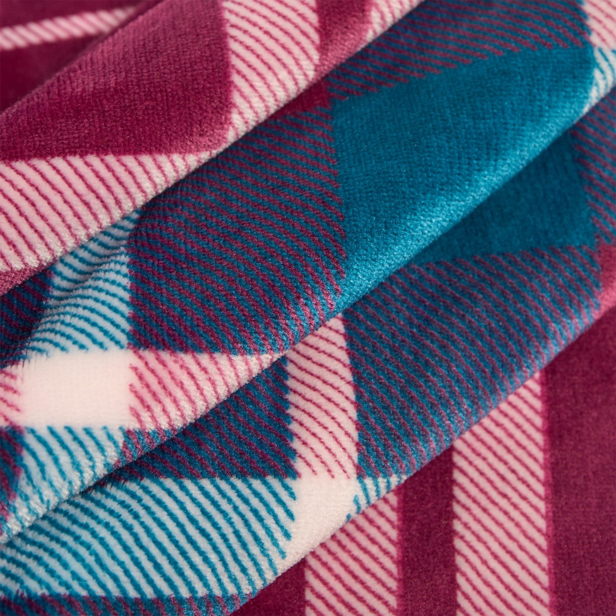 OHS Winsford Flannel Check Fleece Throw - Burgundy>