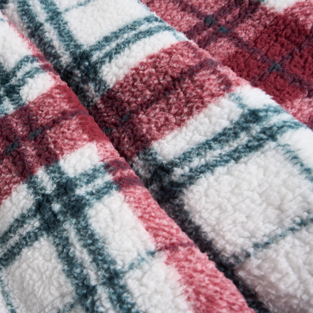 OHS Check Tassel Sherpa Throw - Red/Green>