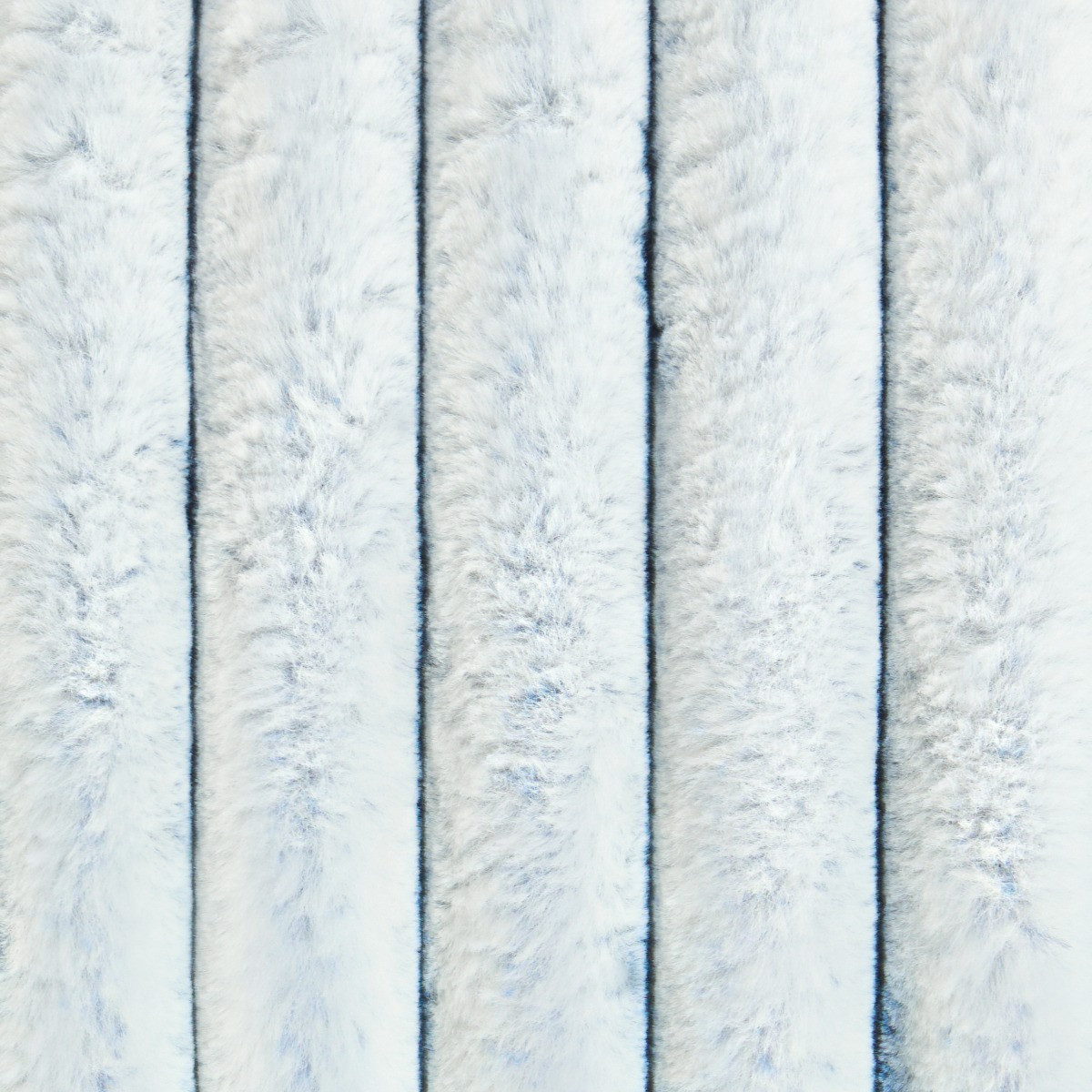 OHS Two Tone Faux Fur Thick Ribbed Throw - Navy/White>