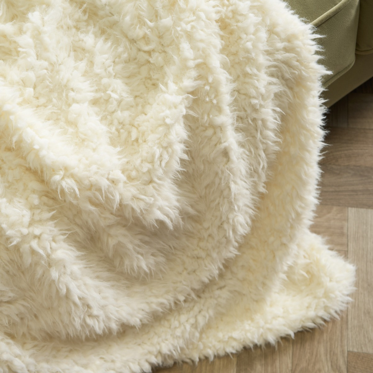OHS Sofia Faux Fur Throw - Cream>
