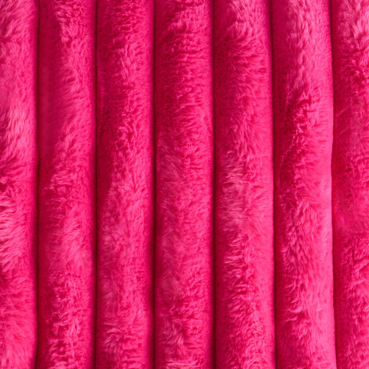 OHS Jumbo Faux Fur Ribbed Throw - Hot Pink>