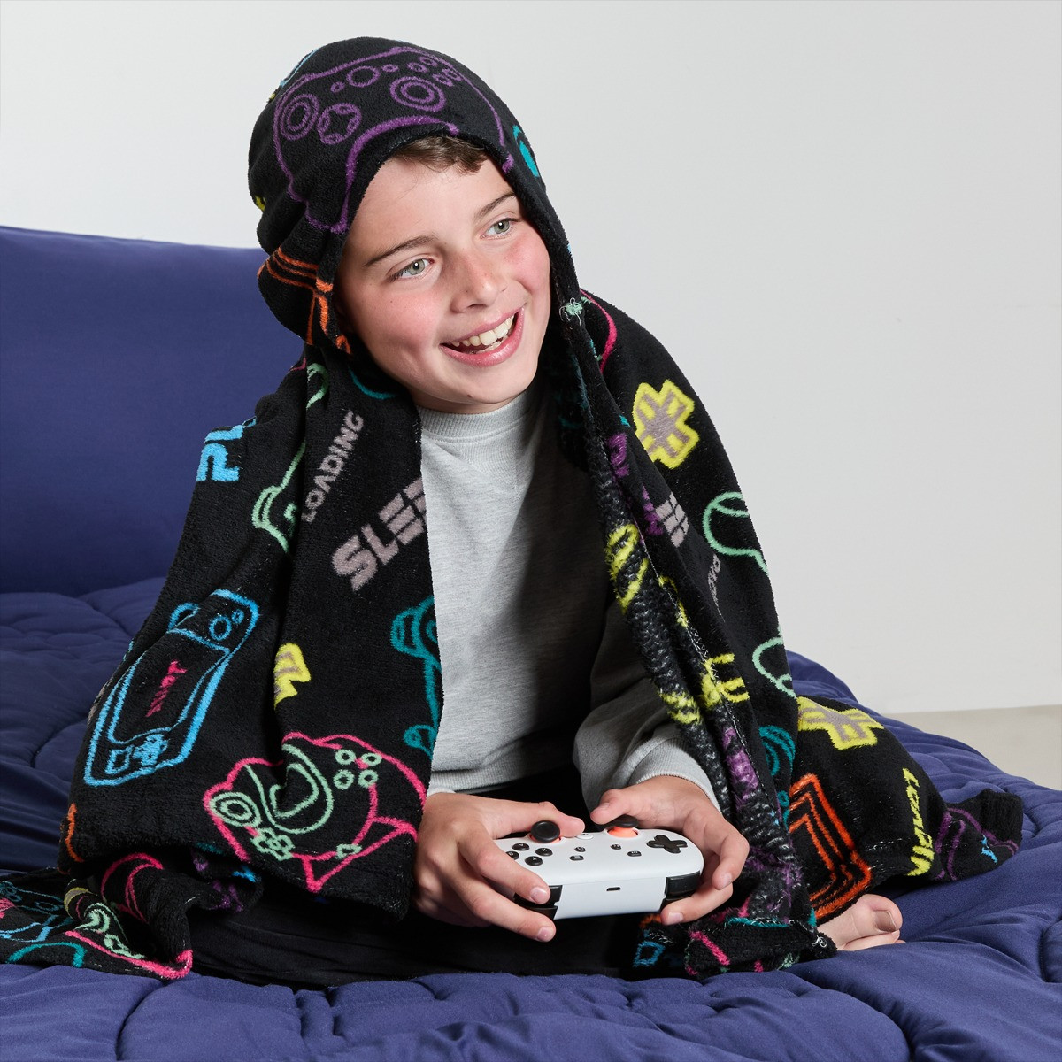 OHS Gaming Print Hooded Blanket - Black>