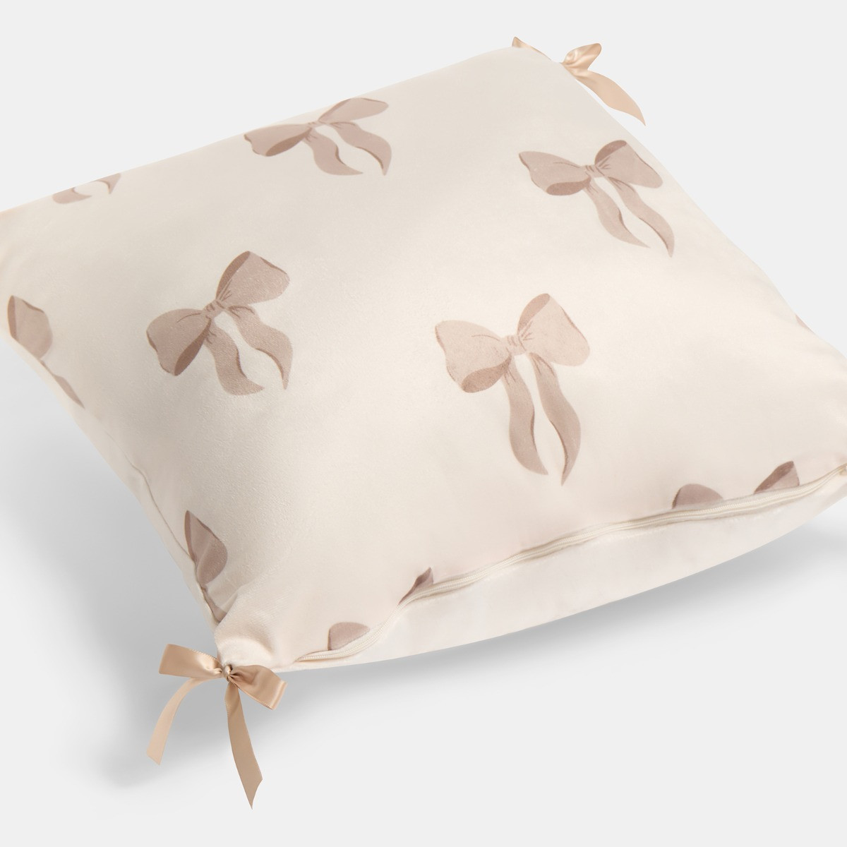 OHS 4 Pack Bow Print Cushion Covers with Cushion - Cream>