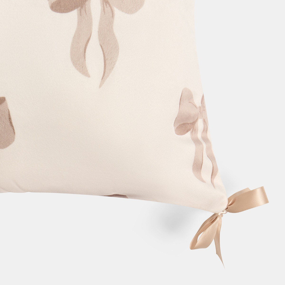 OHS 4 Pack Bow Print Cushion Covers with Cushion - Cream>