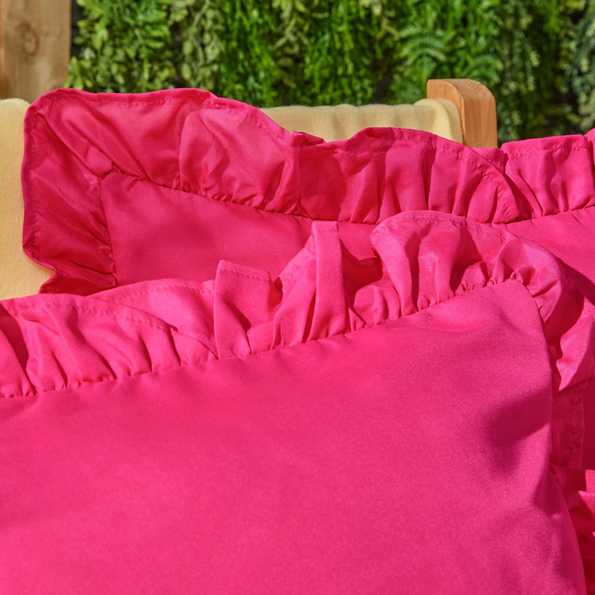OHS 4 Pack Frill Cushion Covers - Hot Pink>