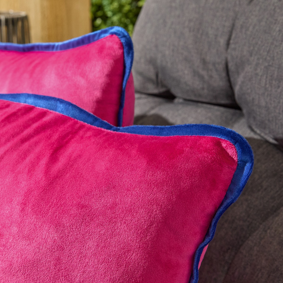 OHS 4 Pack Matte Velvet Piped Edge Cushion Covers with Cushion - Hot Pink/Blue>