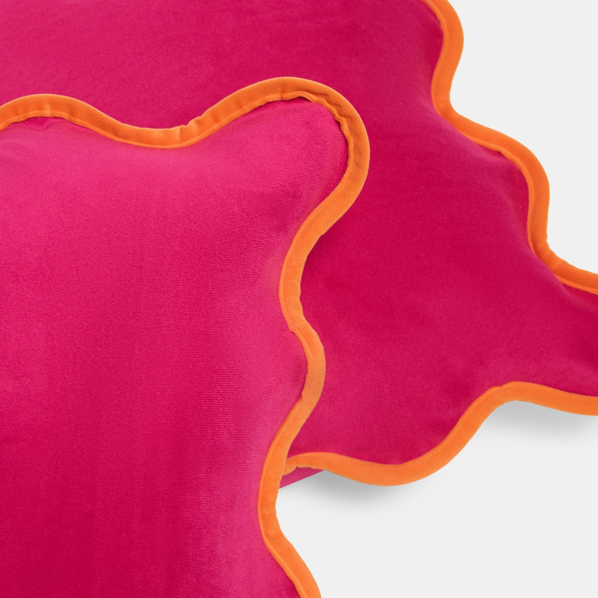 OHS 4 Pack Matte Velvet Scallop Edge Cushion Covers with Cushion - Hot Pink/Orange>