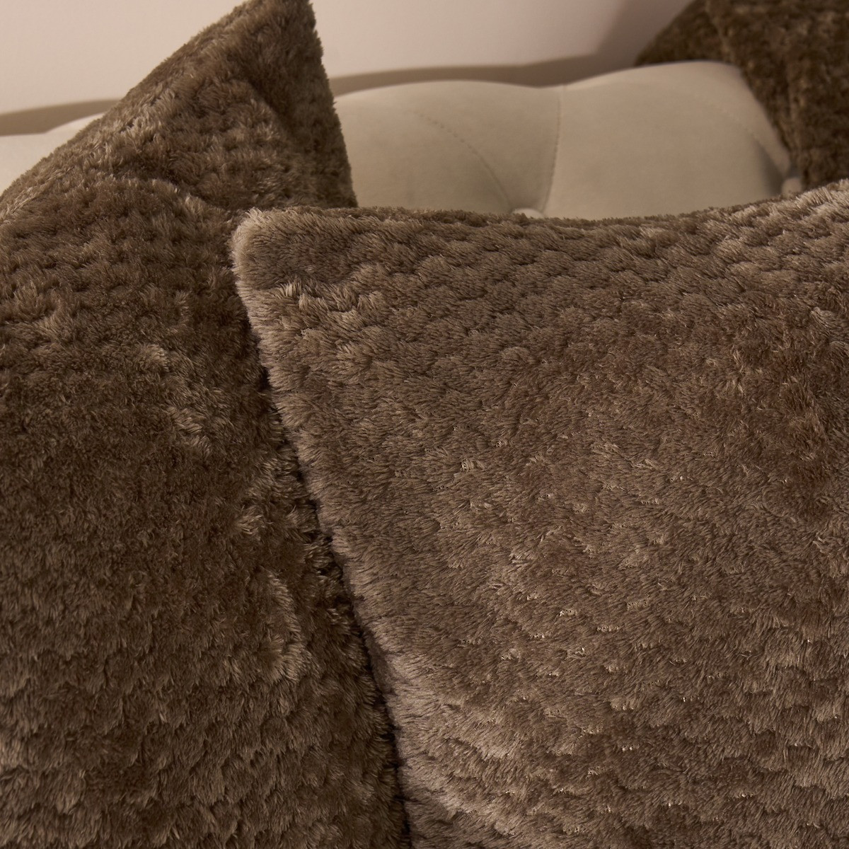 OHS Waffle Fleece Cushion Cover - Chocolate>