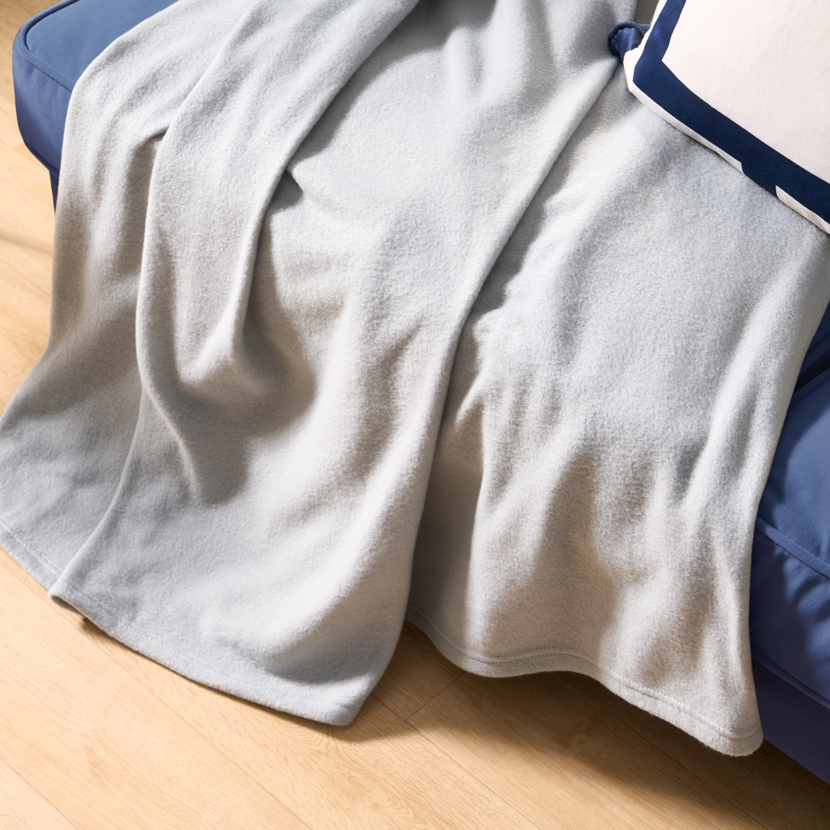 OHS Plain Fleece Throw - Mid Grey>