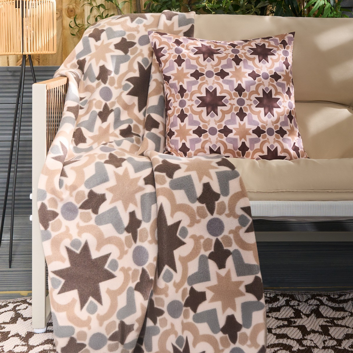 OHS Tile Print Fleece Throw - Natural>