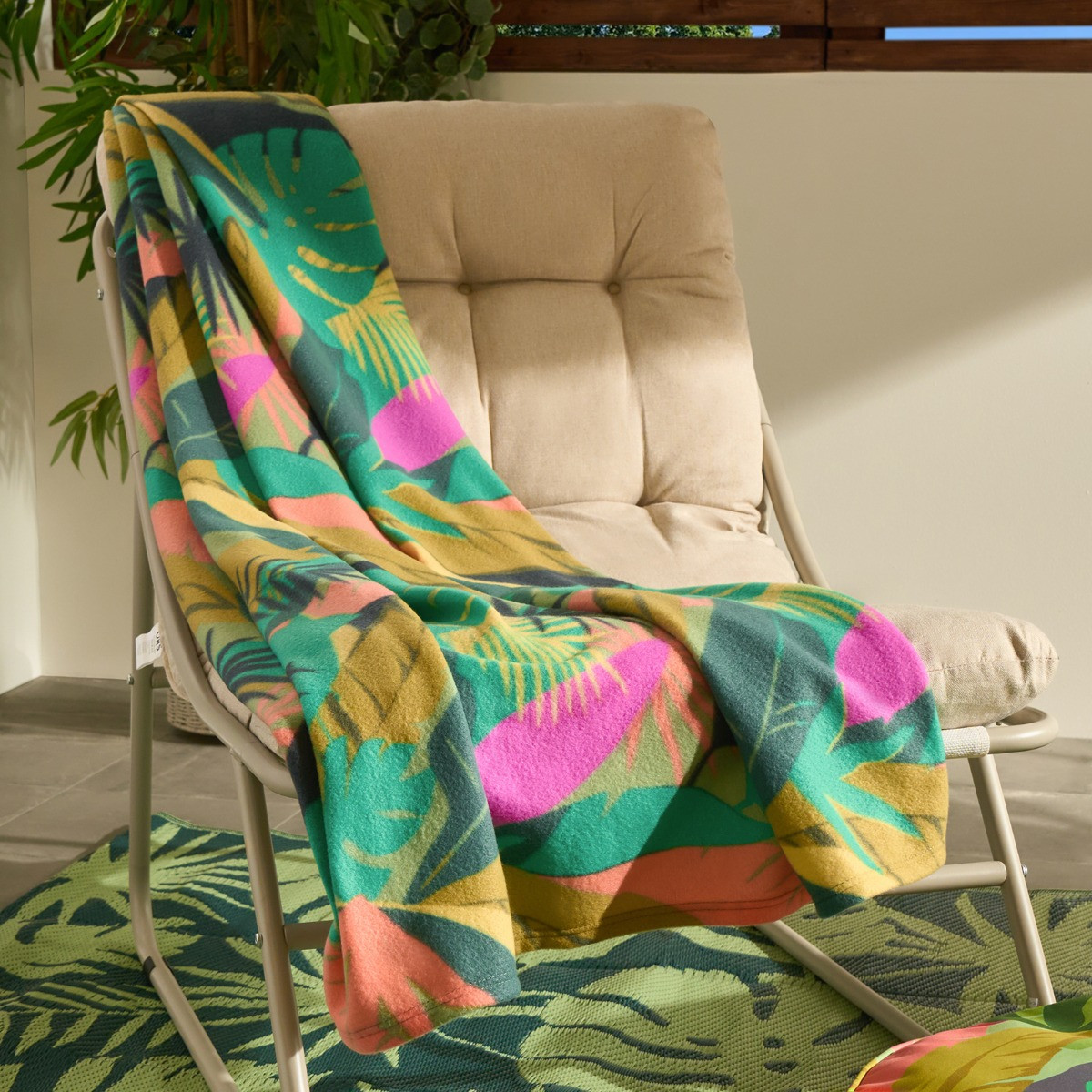 OHS Palm Print Fleece Throw - Green>