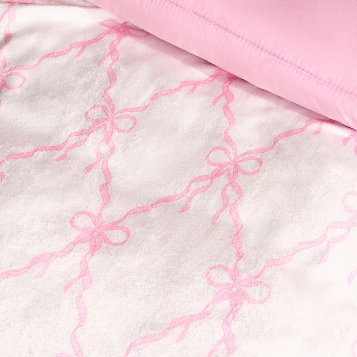 OHS Bow Print Ultra Soft Throw - White/Pink>