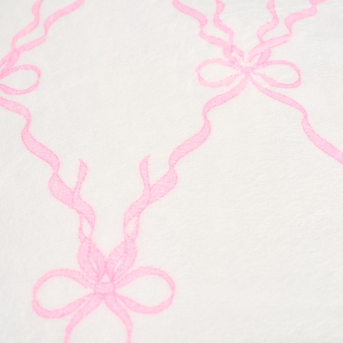OHS Bow Print Ultra Soft Throw - White/Pink>