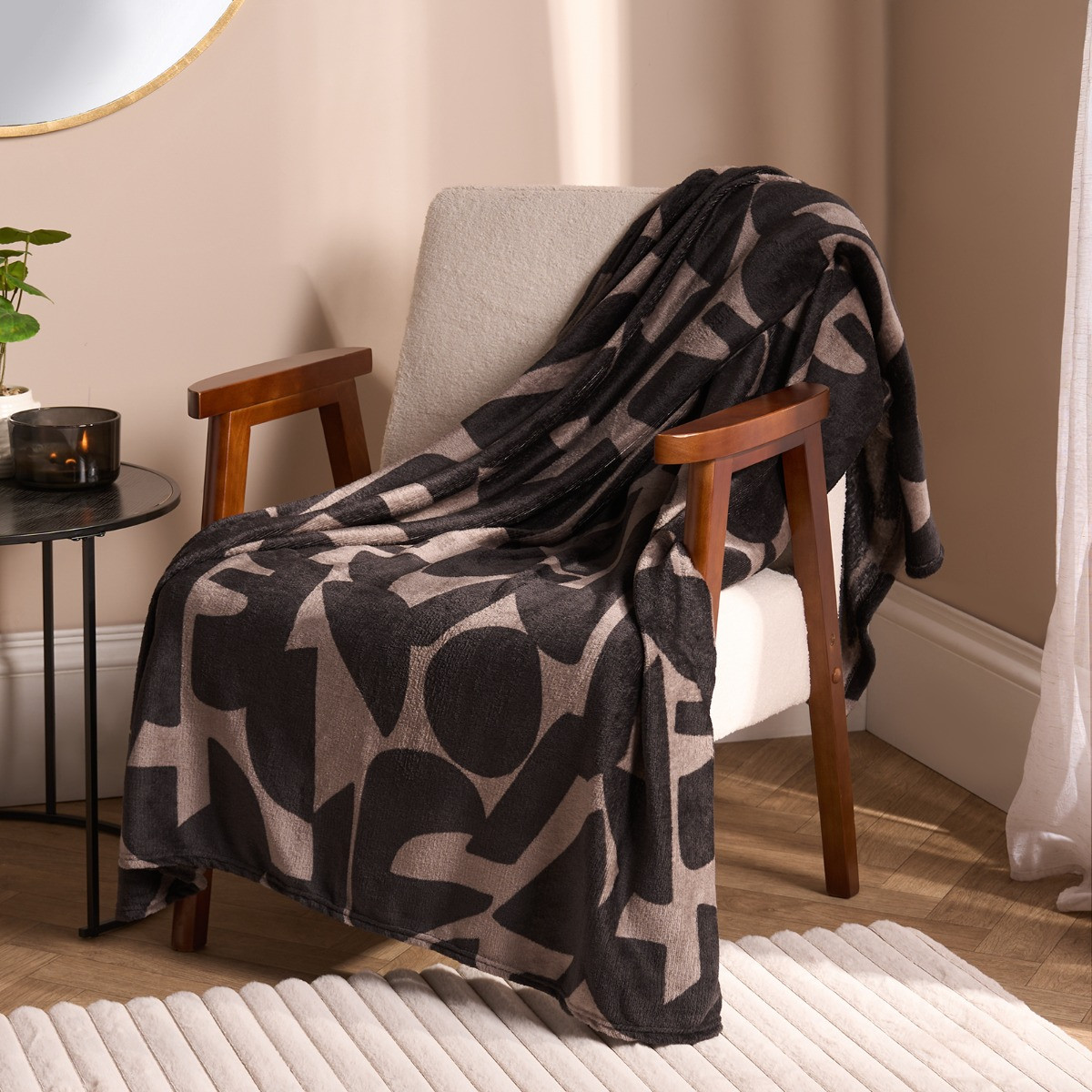 OHS Abstract Print Ultra Soft Throw - Brown>
