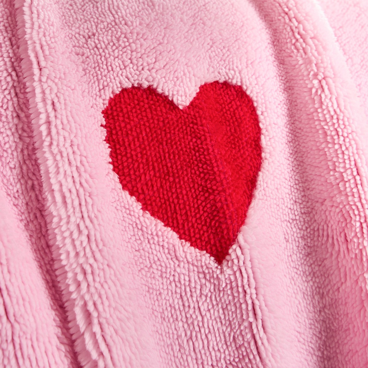 OHS Hearts Tufted Fleece Throw - Pink>