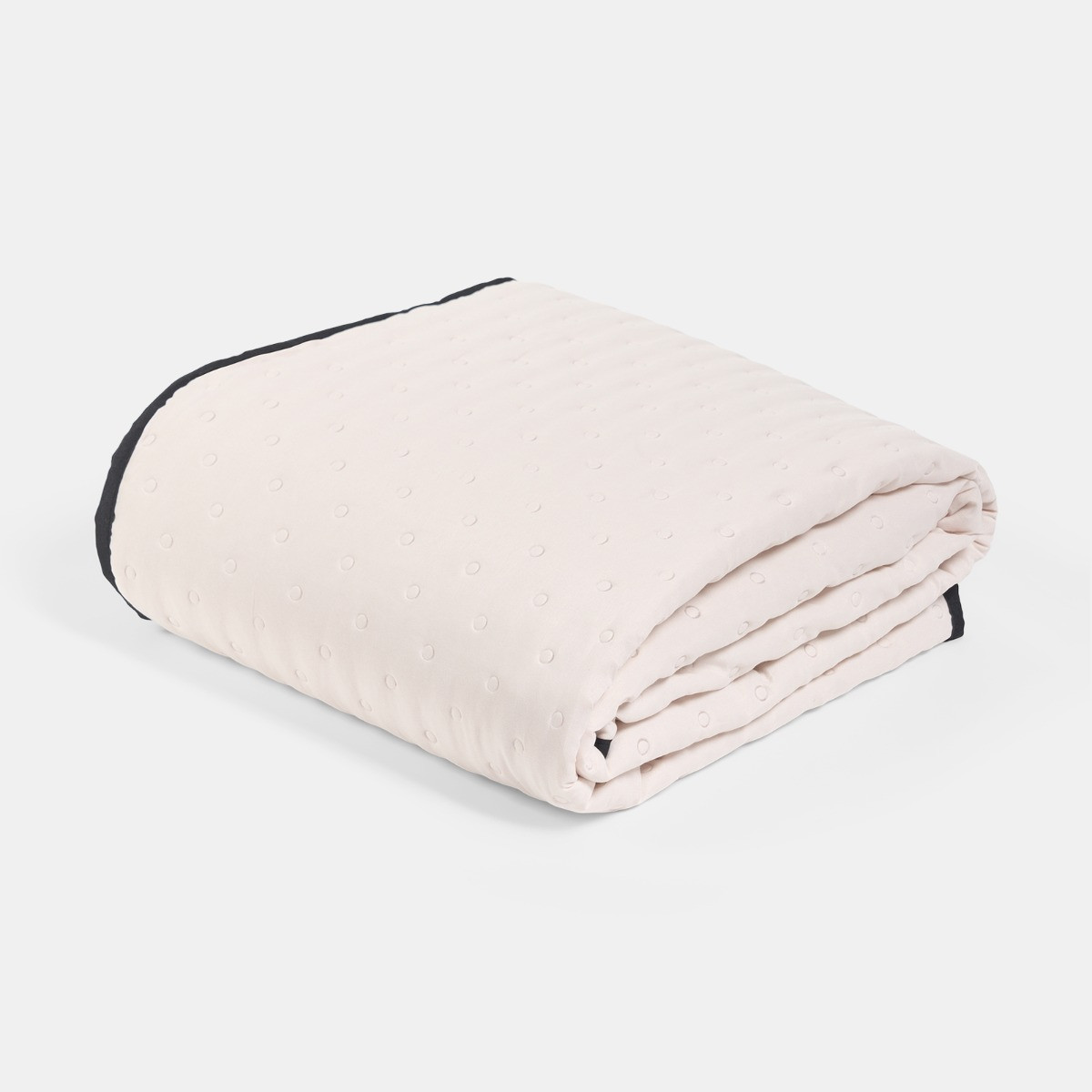 OHS Scallop Edge Quilted Throw - Cream/Black>