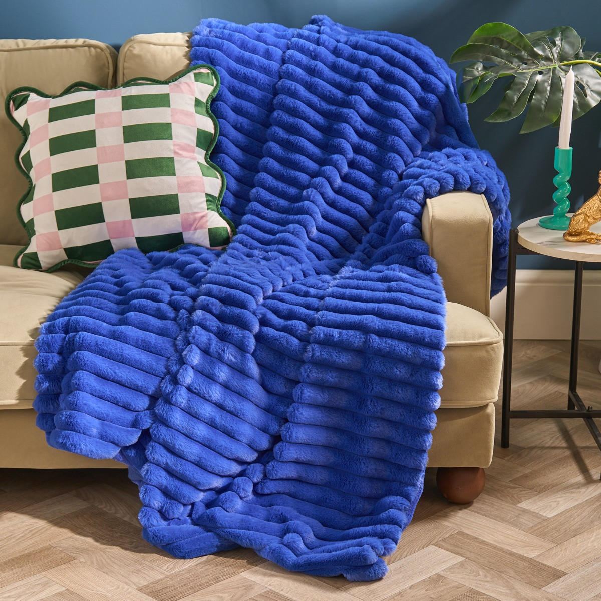 OHS Faux Fur Thick Ribbed Throw - Cobalt Blue>