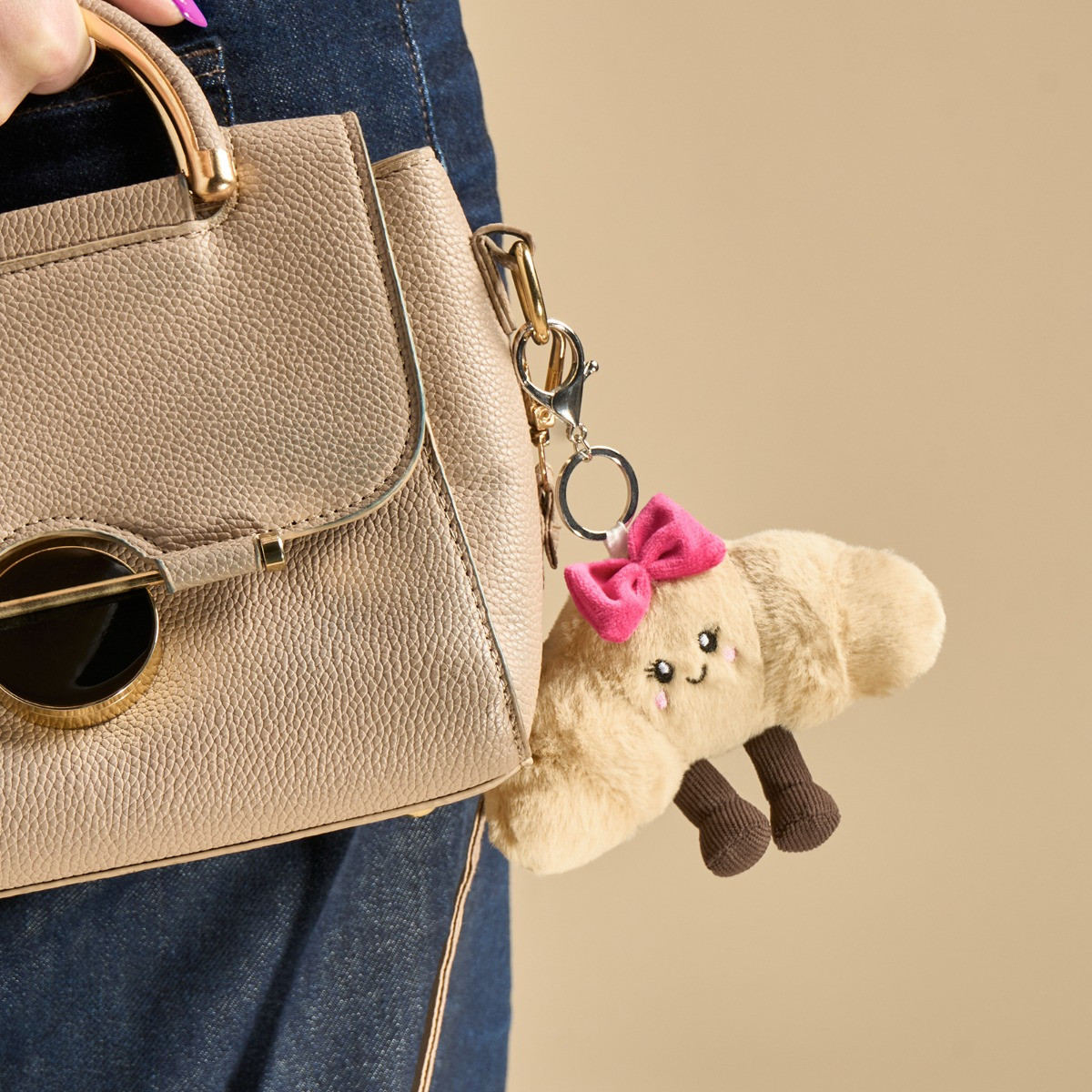 OHS Chloe The Bow Croissant Keyring - Natural/Hot Pink>