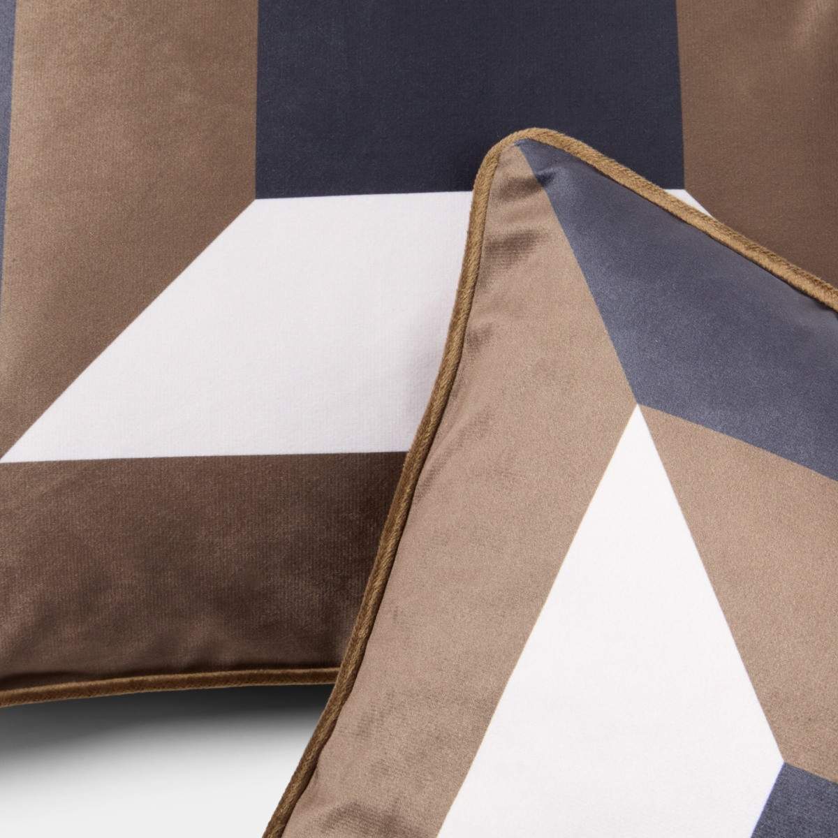 OHS Square Print Matte Velvet Cushion Covers - Brown/White>