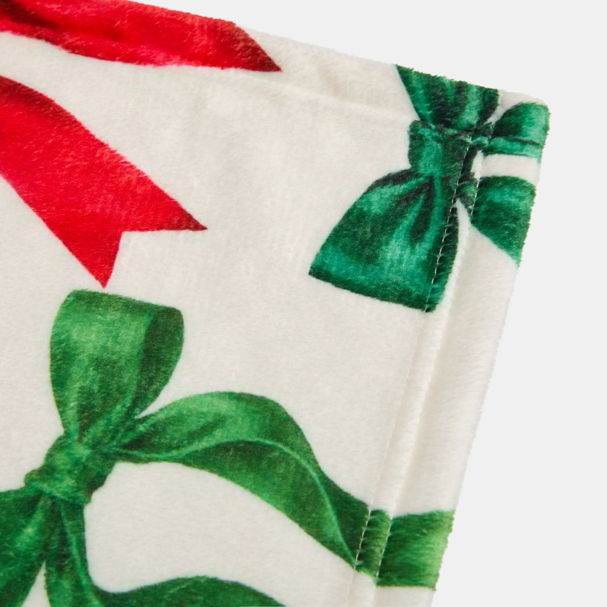 OHS Christmas Bow Print Ultra Soft Throw - Red/Green>
