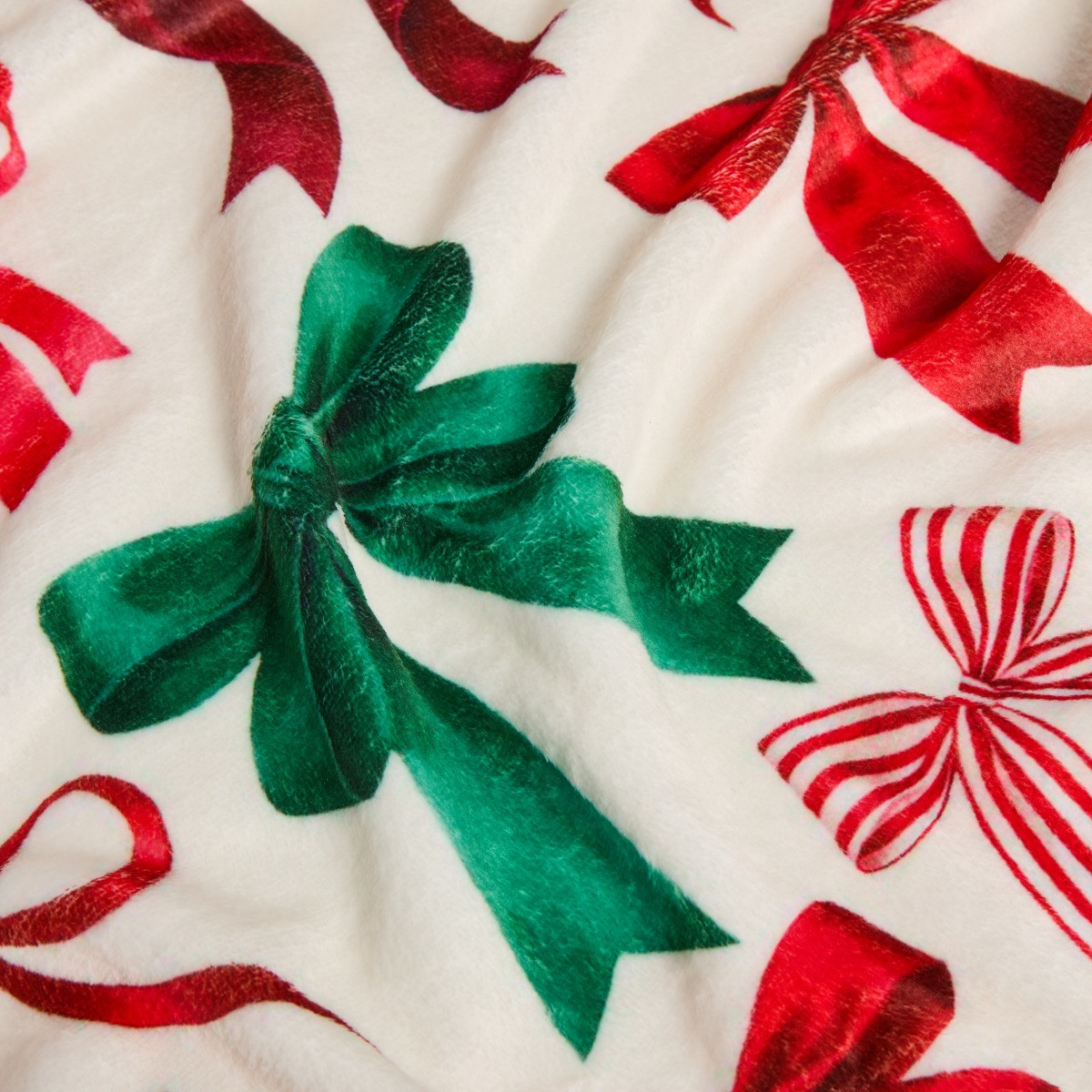 OHS Christmas Bow Print Ultra Soft Throw - Red/Green>