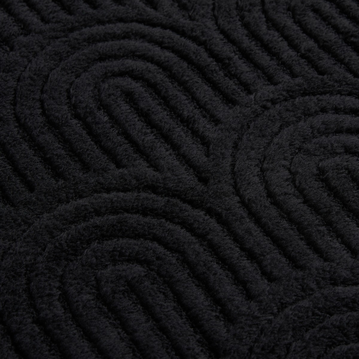 OHS Tufted Arches Teddy Fleece Throw - Black>