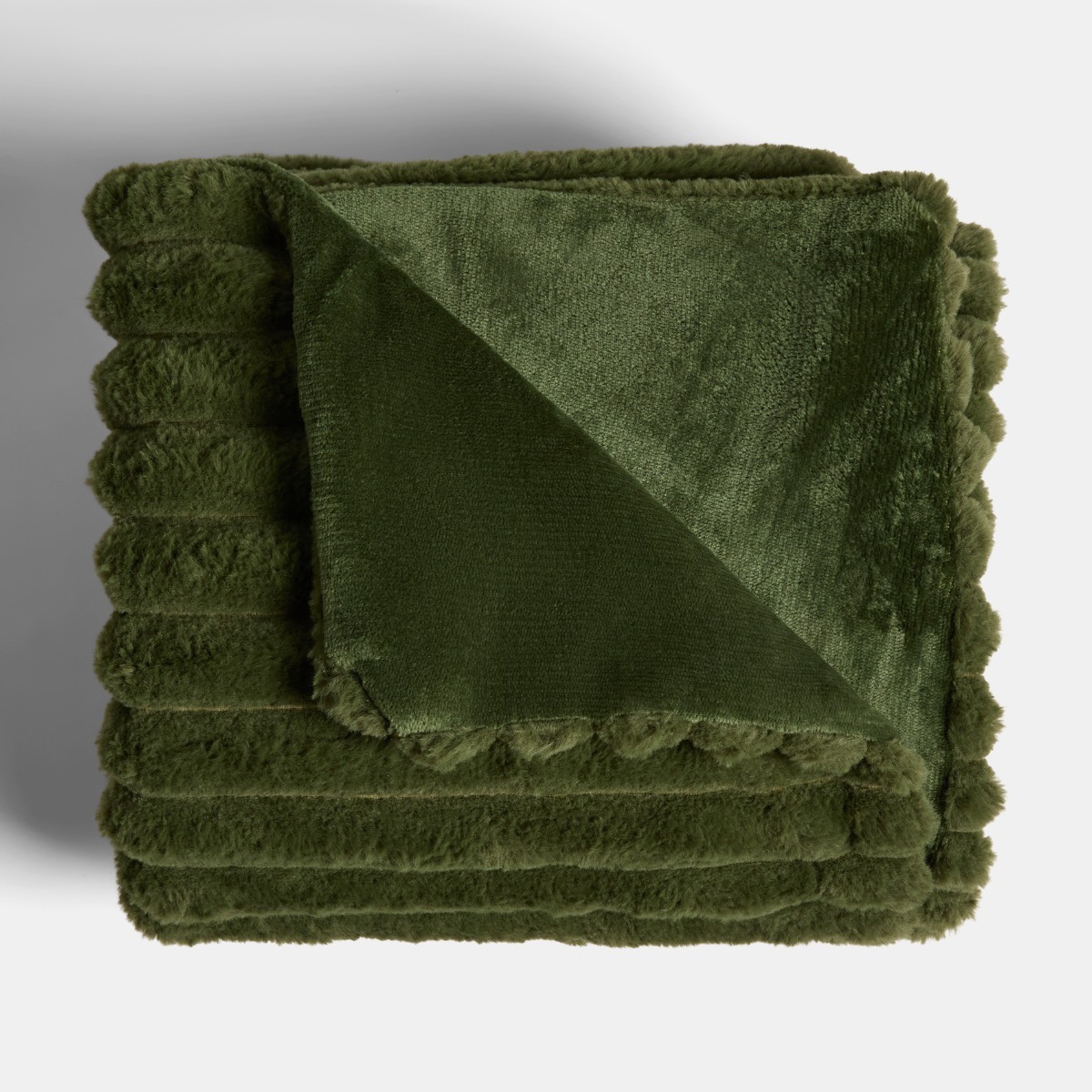 OHS Faux Fur Thick Ribbed Throw - Woodland Green>