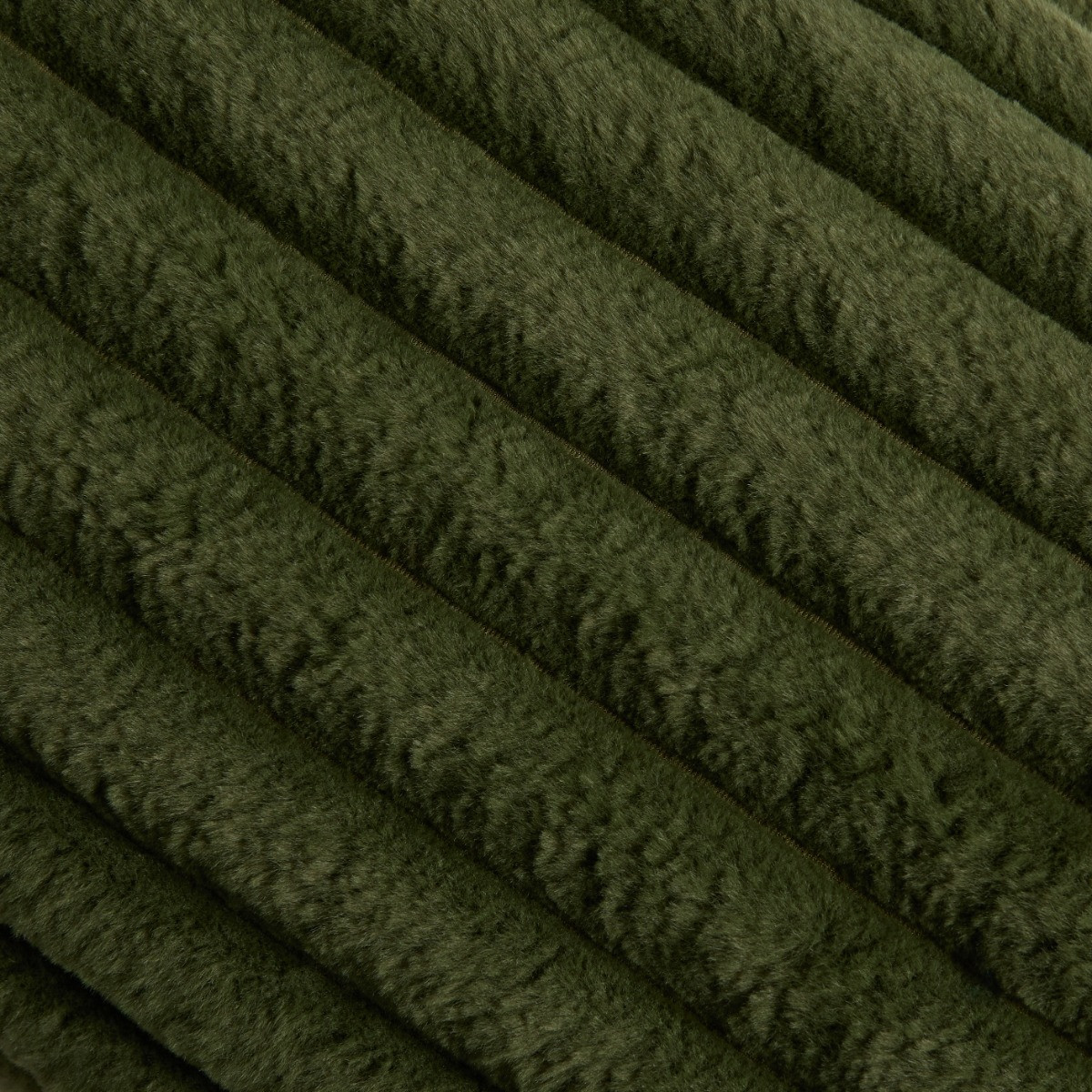 OHS Faux Fur Thick Ribbed Throw - Woodland Green>