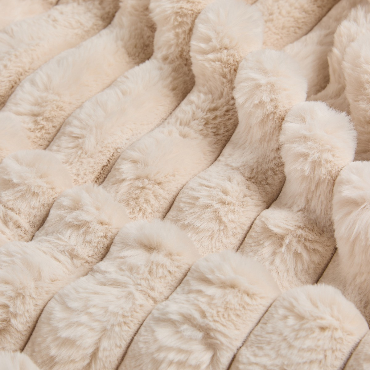 OHS Jumbo Faux Fur Ribbed Throw - Natural>