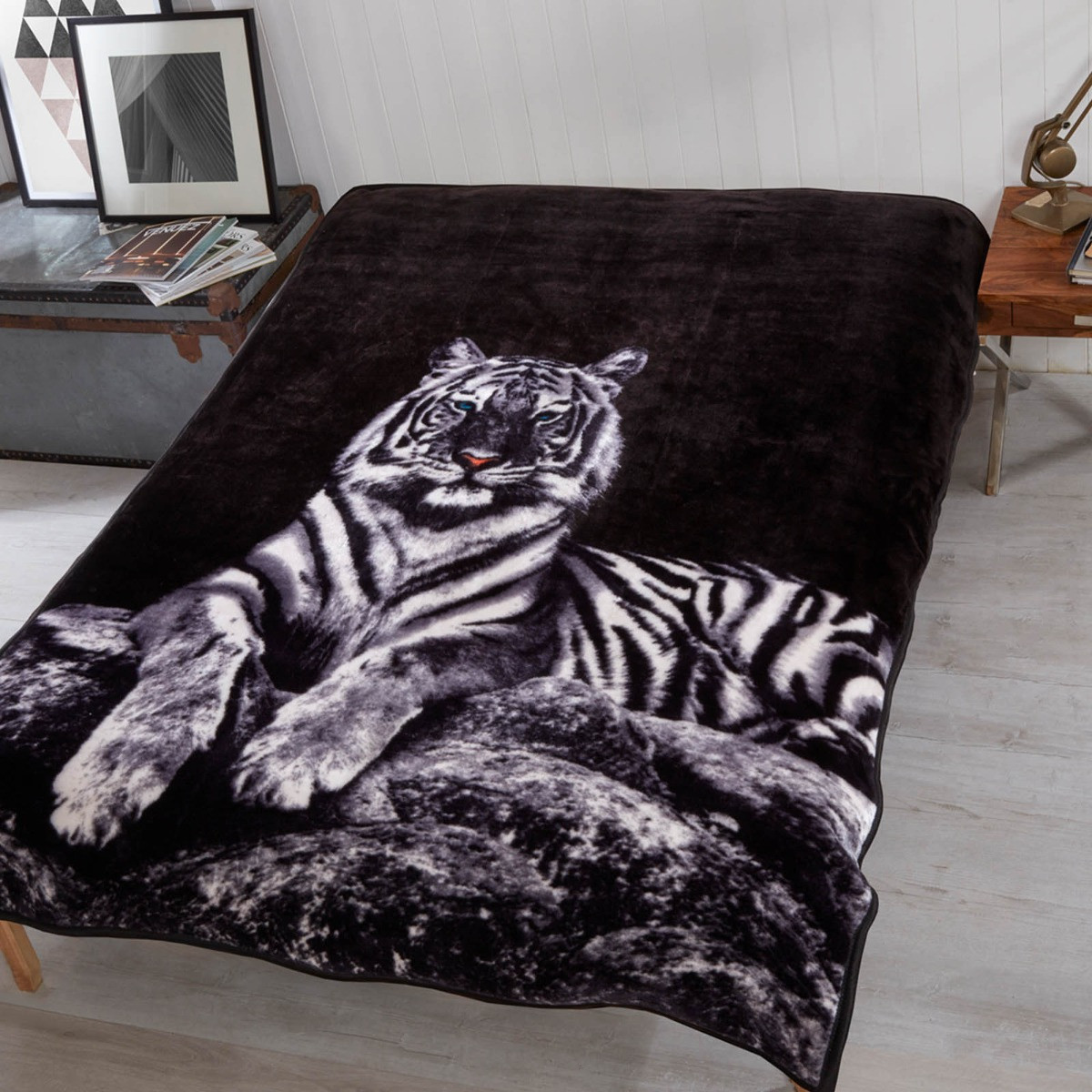 Dreamscene Faux Fur White Tiger Mink Throw 150 x 200cm