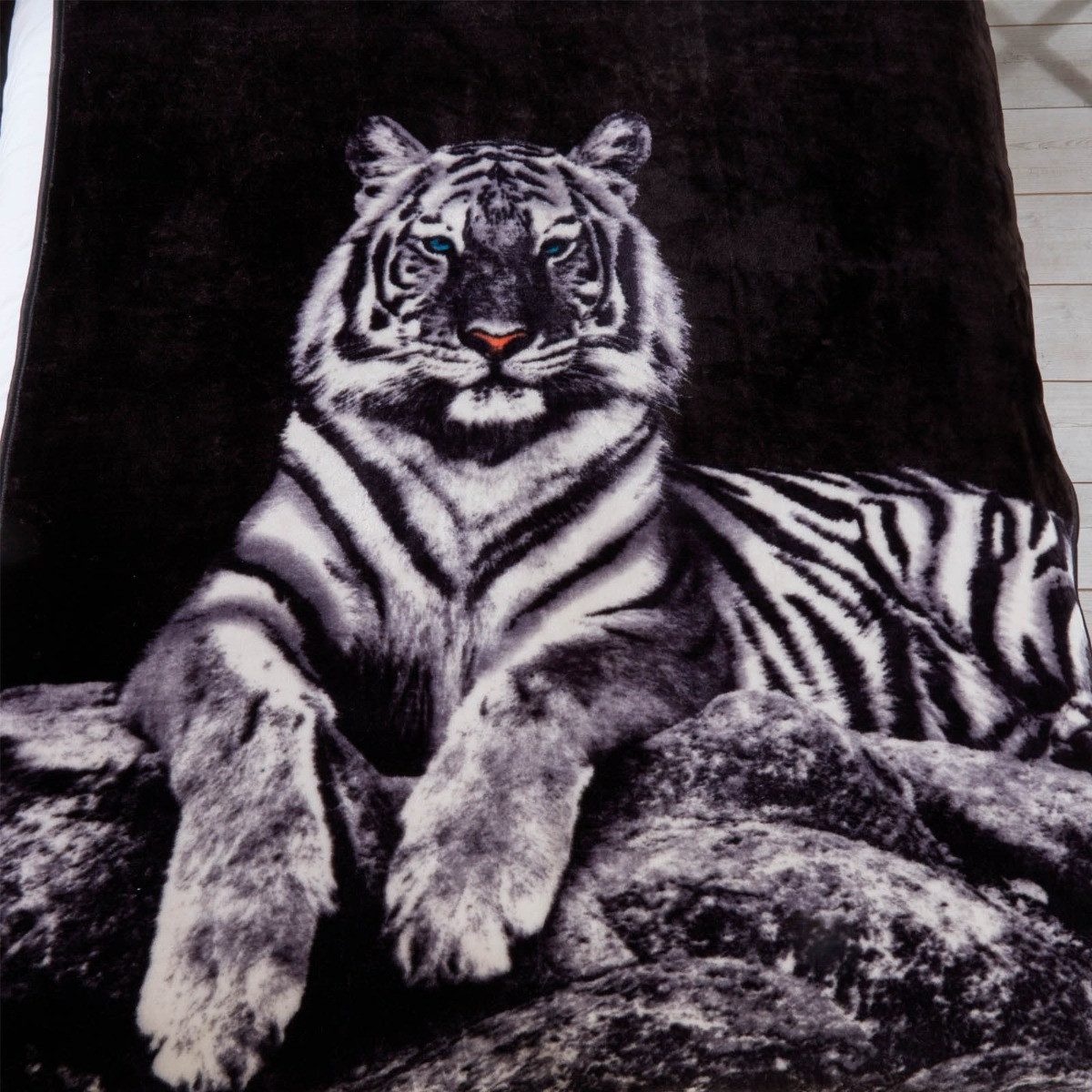 Dreamscene Faux Fur White Tiger Mink Throw - 150 x 200cm>