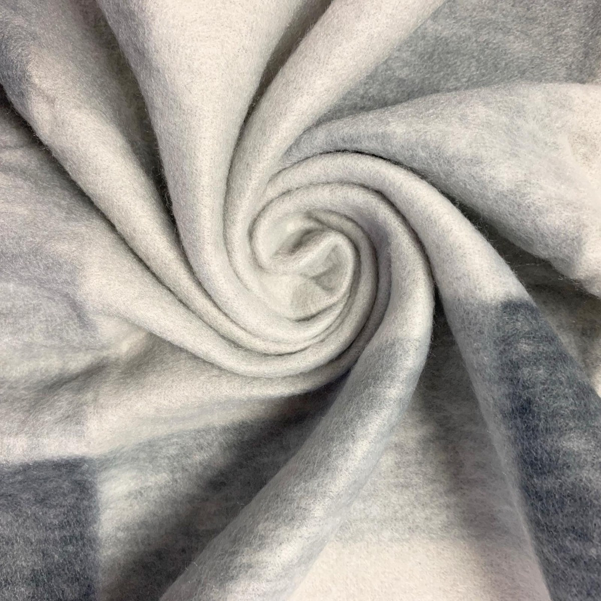 Dreamscene Tartan Check Fleece Throw, Grey - 120 x 150 cm>