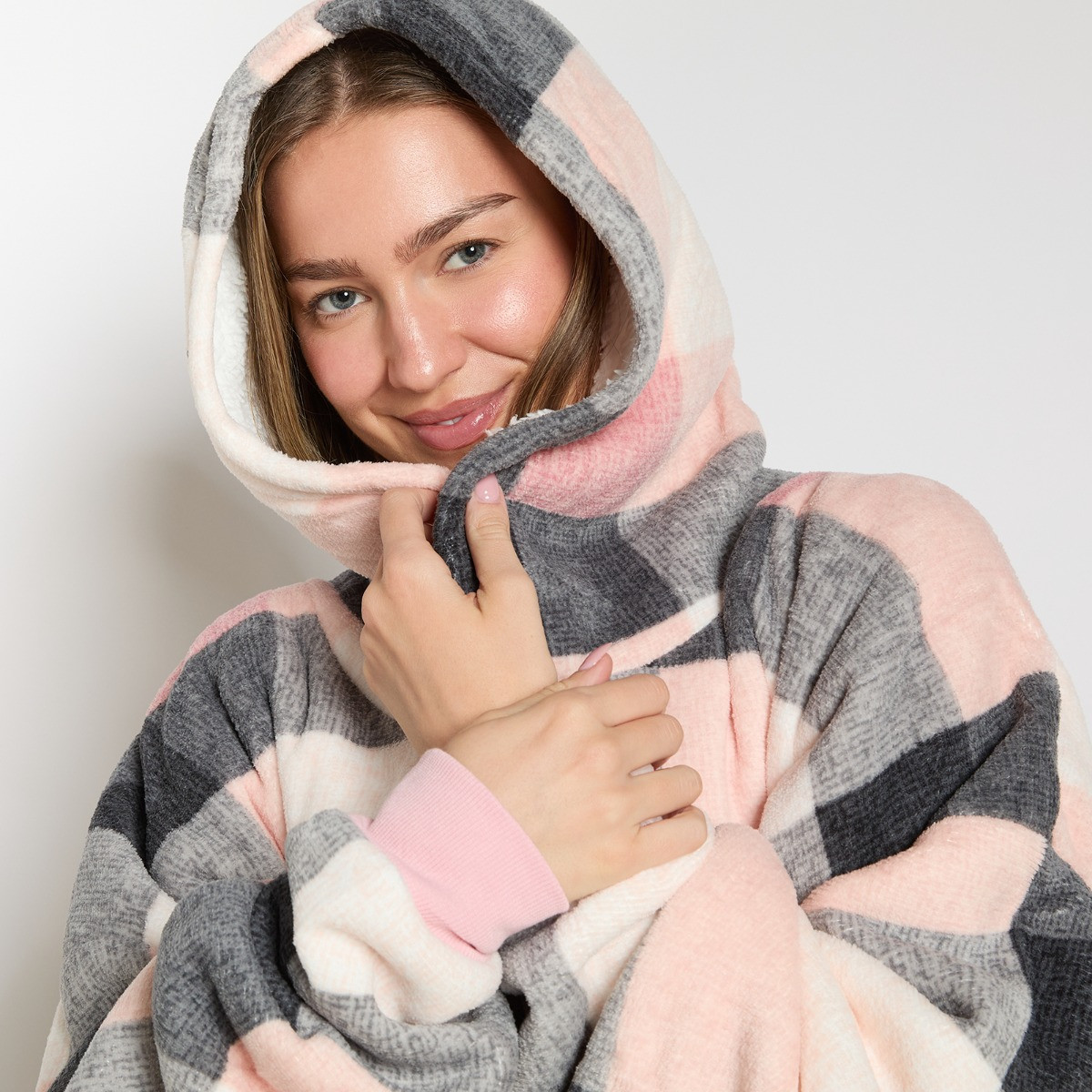 OHS Tartan Winter Check Sherpa Hoodie Blanket, Adults - Blush>