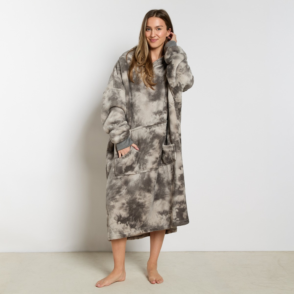 OHS Extra Long Tie Dye Hoodie Blanket - Charcoal>