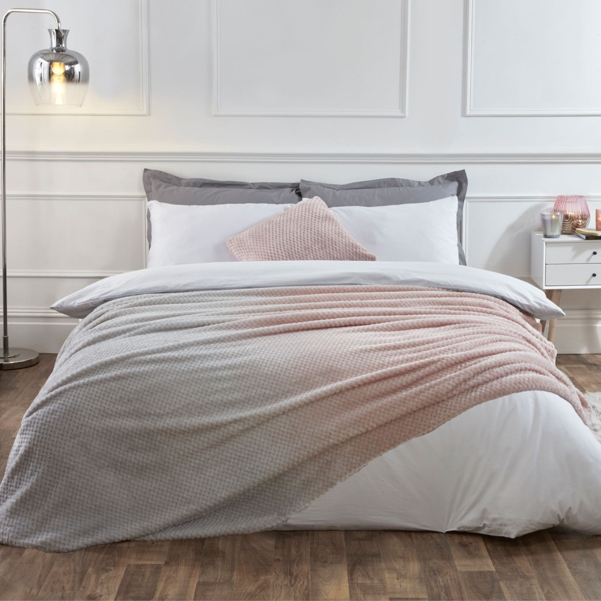 OHS Waffle Ombre Throw - Blush/Grey>