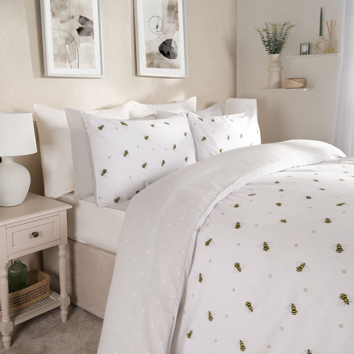 OHS Bee Print Cover Duvet Set - White>