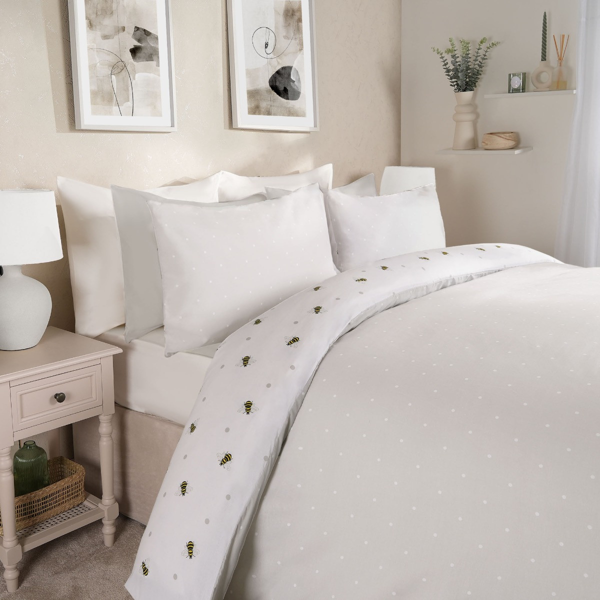 OHS Bee Print Cover Duvet Set - White>
