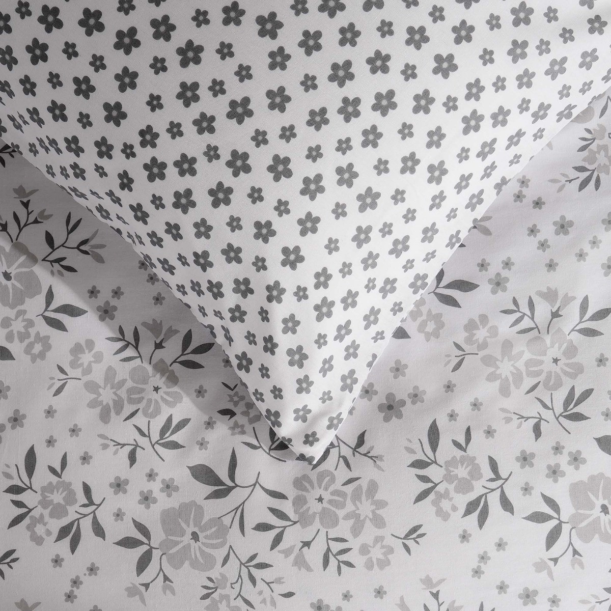 Dreamscene Ditsy Floral Print Reversible Duvet Cover Set - Grey>